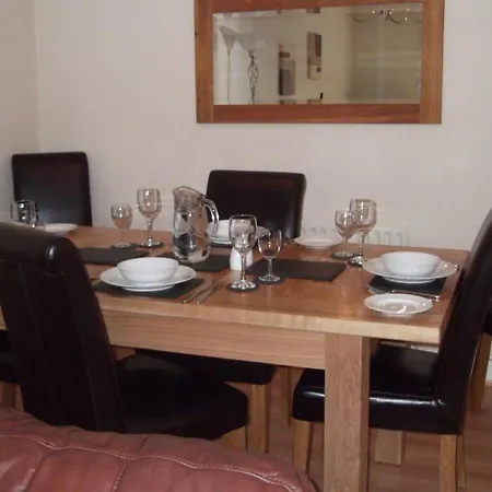 School Knott Cott Holiday home *